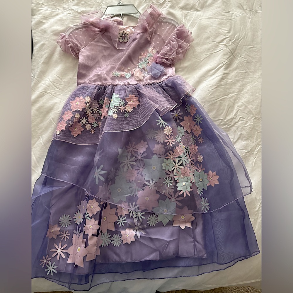 Isabela madrigal encanto costume